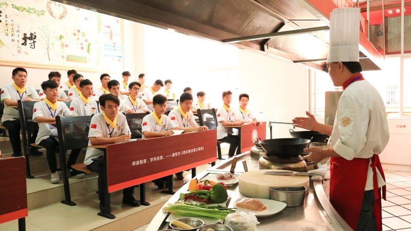餐饮供应链选得好，后厨一半烦恼少